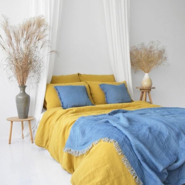 Linas Linen Bedspread